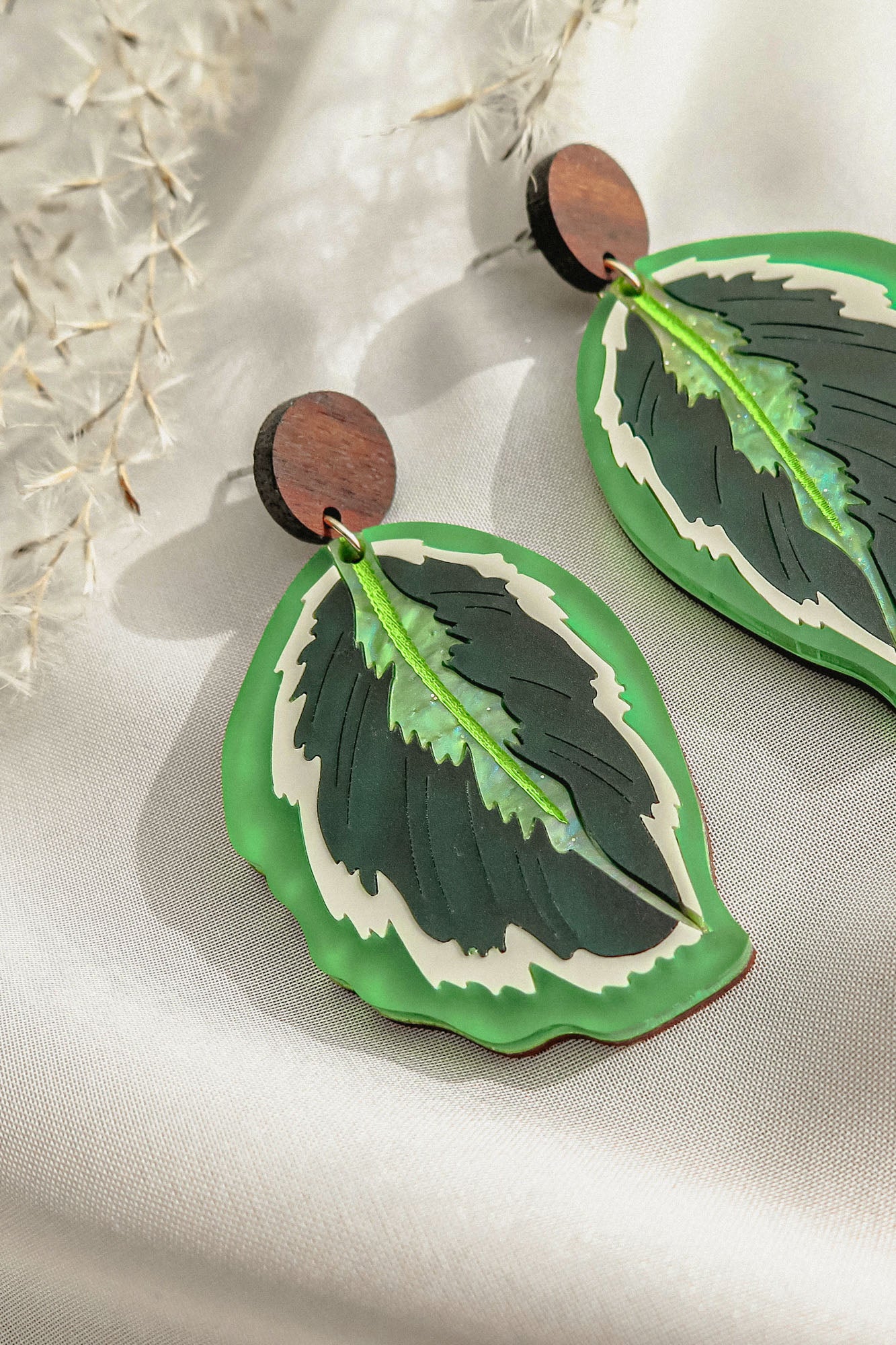 Calathea Medallion Earrings - Green - DORUZOVA