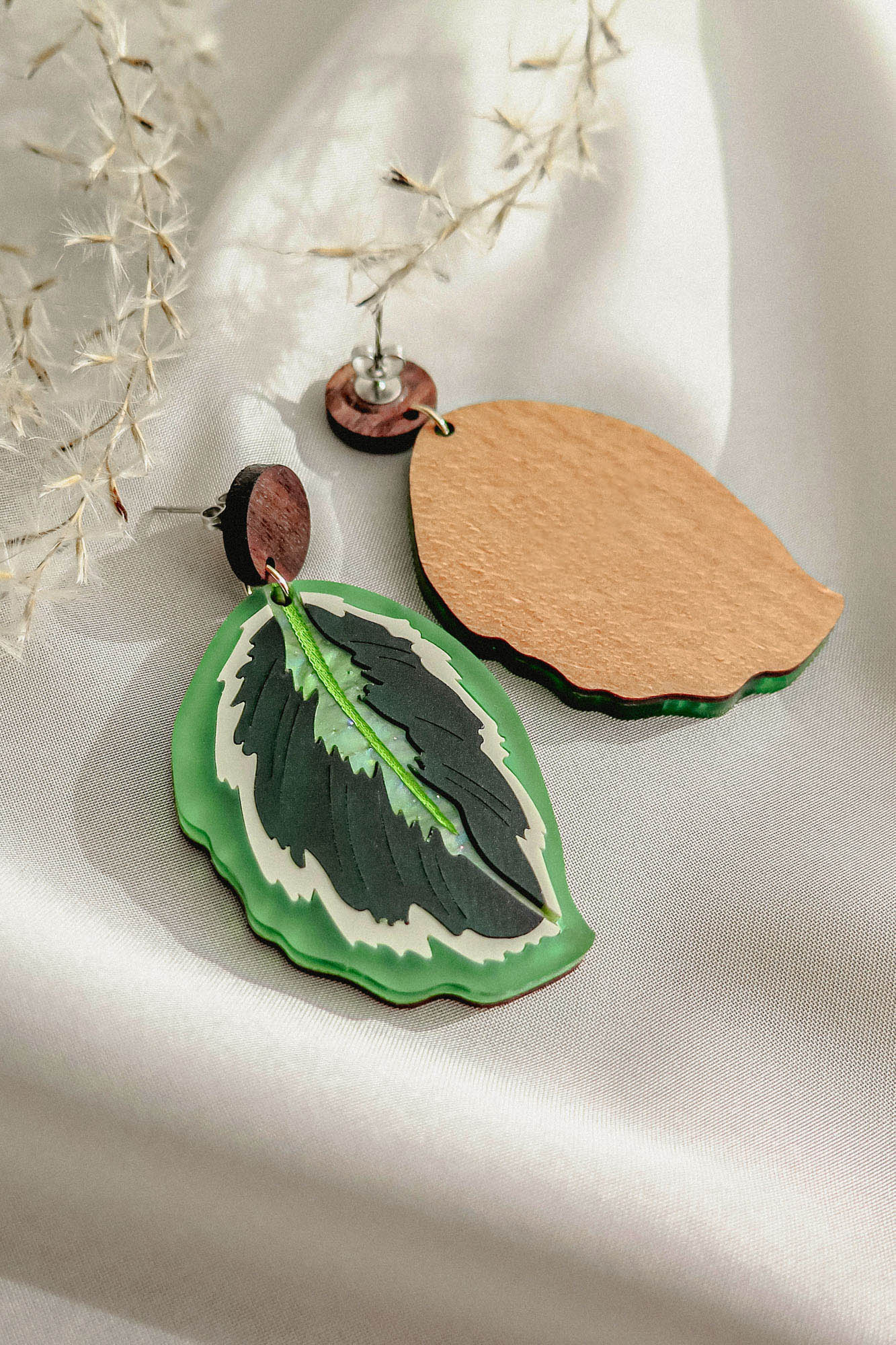 Calathea Medallion Earrings - Green - DORUZOVA